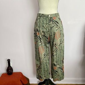 Chico’s Design Pants Sz 1 Green Japanese Writing